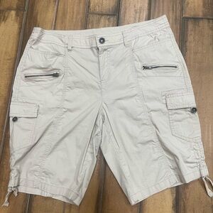 Style & Co. Womans Cargo Shorts - Light Tan